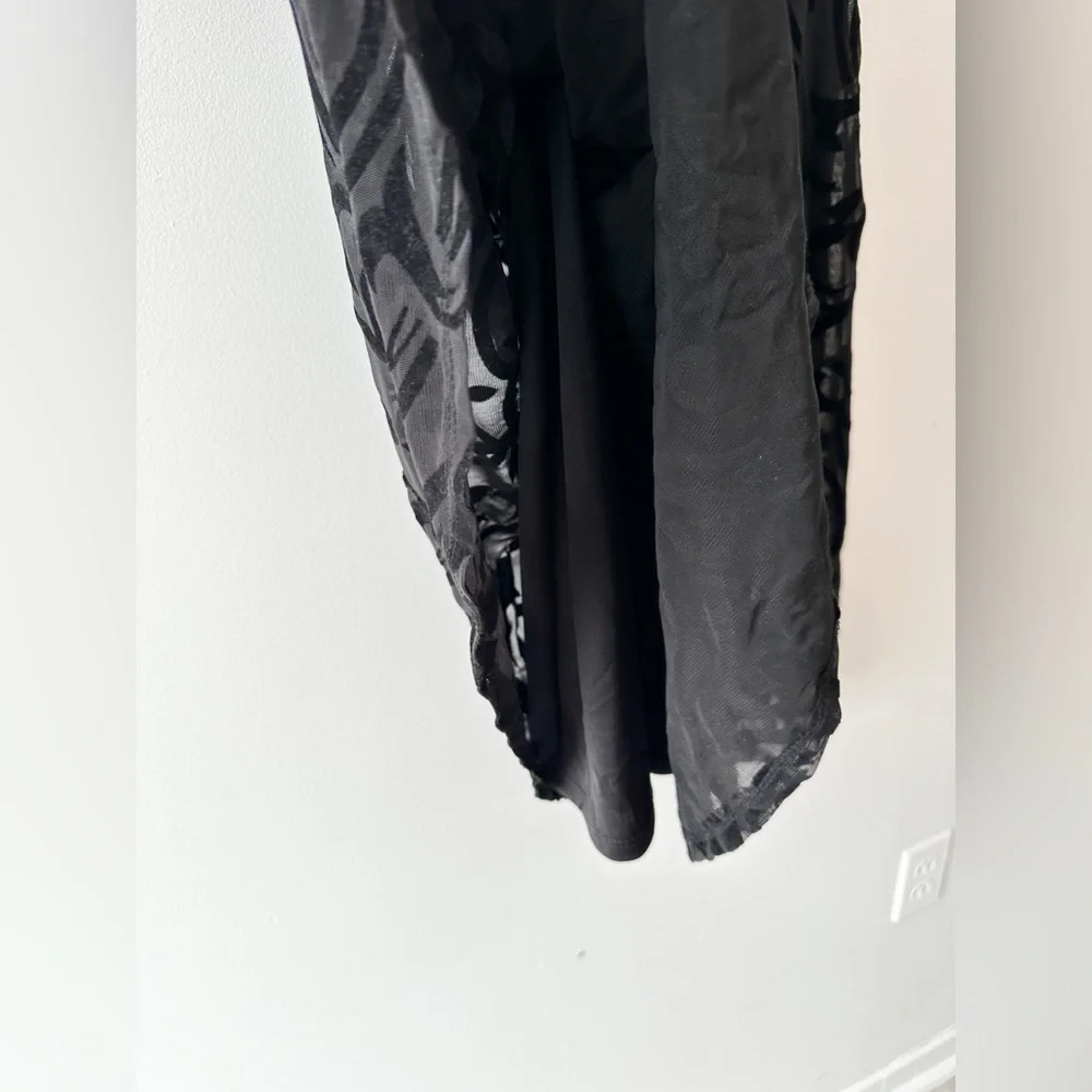 Black Sleeveless Knee Length Dress - V-Neck - Velvet Pattern Detail -Size:Medium - Picture 4 of 8